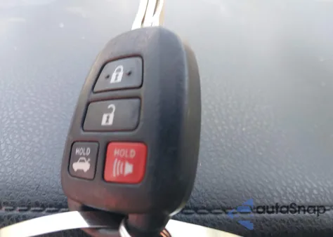 2019 Toyota Corolla Se из США, поврежденный, VIN 2T1BURHE3KC133622